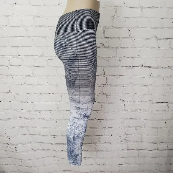 𝅺lululemon Ebb to Train Tight Wash White Black Luna 4 - Picture 3 of 9